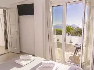 About-Us-Zisis-Pension-Mykonos-Rooms-for-rent-qpkalcwgx33tins11jt5b5meianf5yda467xeh5qrc (1) (1)